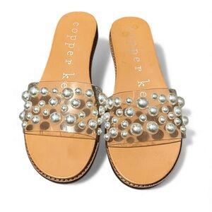Copper Key Women's Sandals with Pearl Accents - Tan white size 8.5